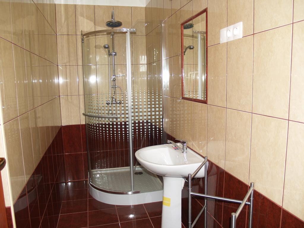 Liliom Apartman Дьюла Екстер'єр фото